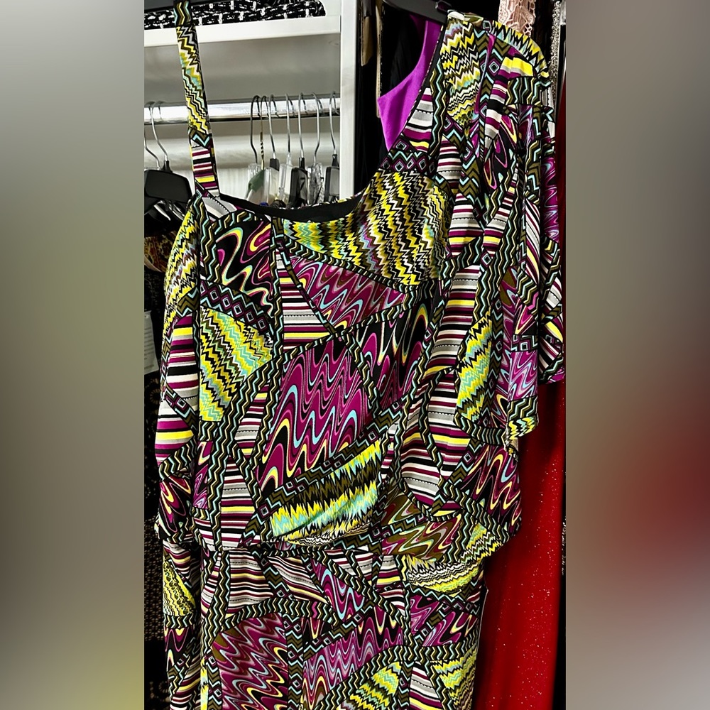 NWT Sexy, Vibrant & Fun Dress 👗 Lightweight Dress - Size 16 / XL 💜🩷💚💛🩵 - Picture 6 of 9